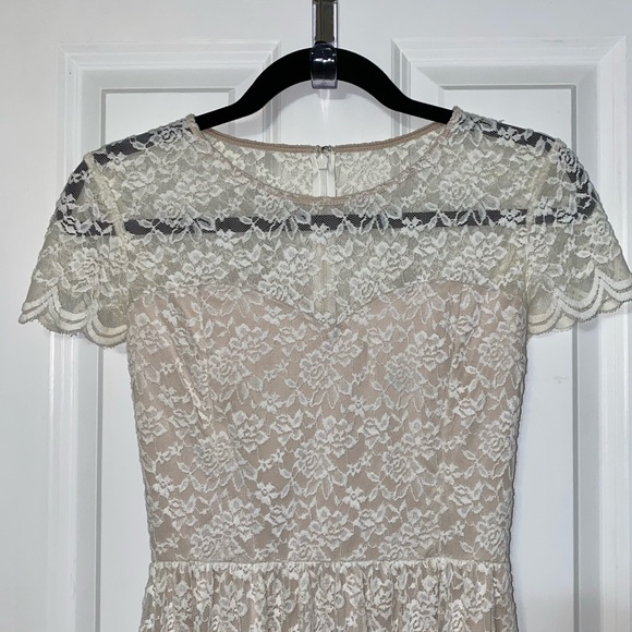 Express ivory lace dress - Picture 3 of 6